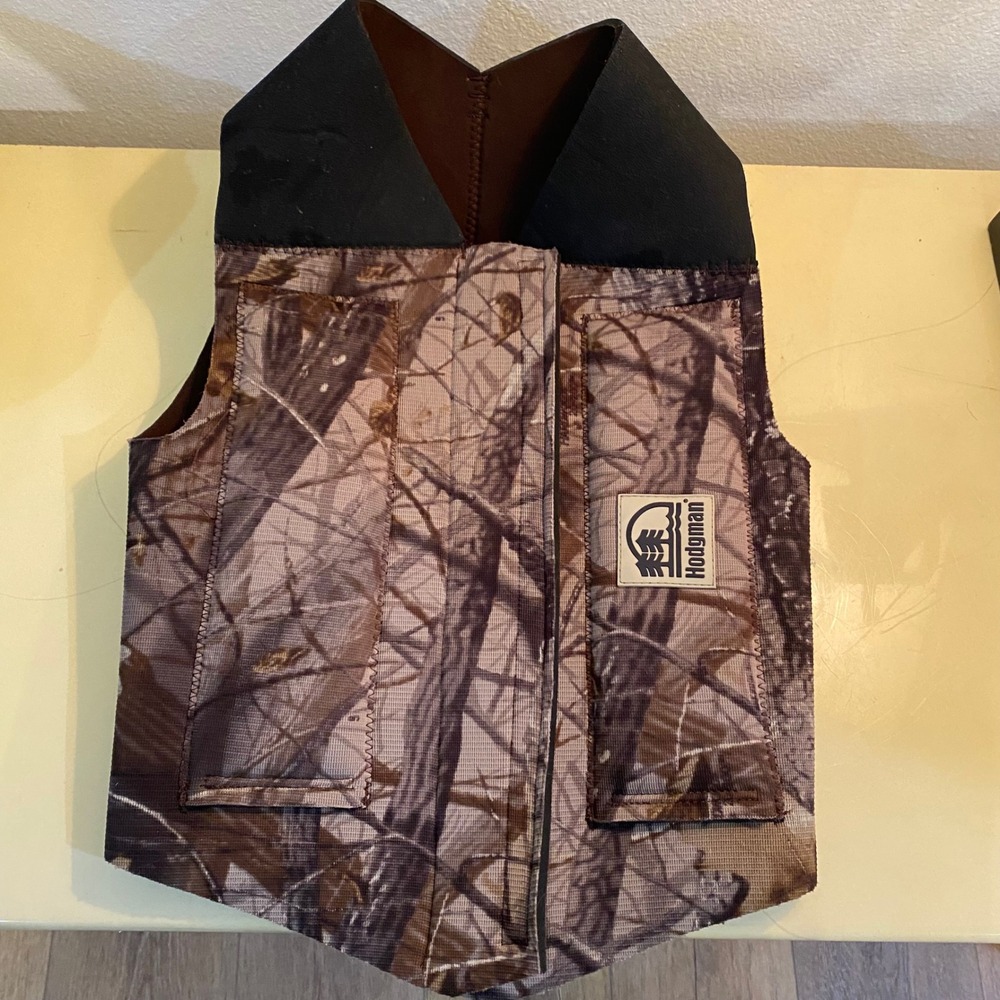 Hodgman Neoprene‎ Camo Ful Zip & Velcro Dog Vest. XXXL.  Style 0200, chest 15"